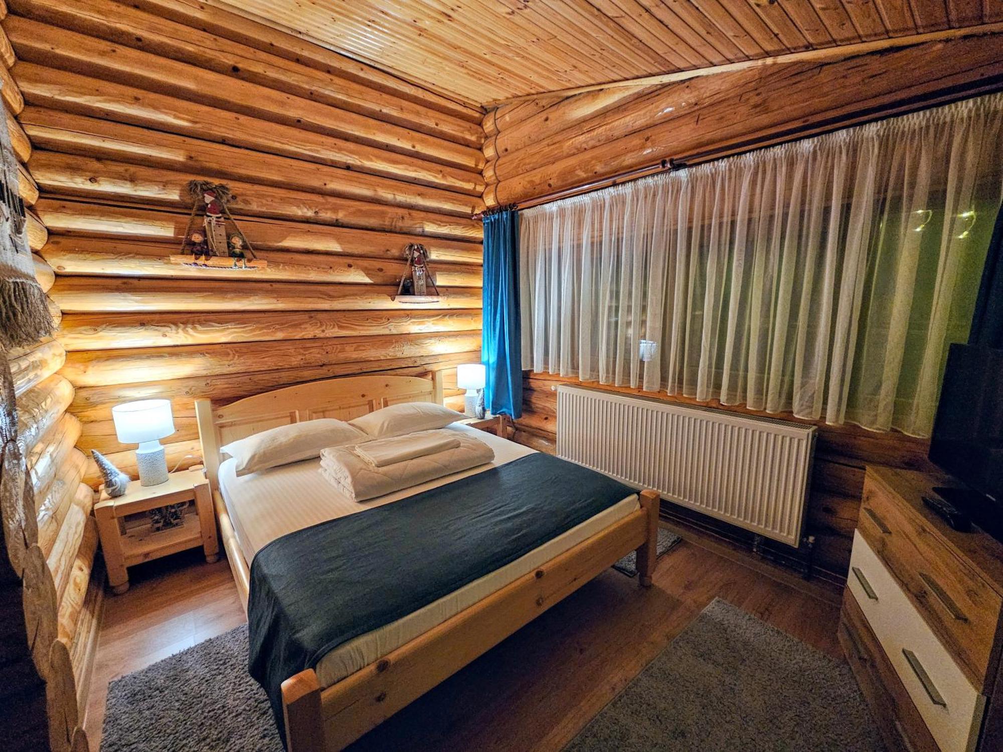 Cabana Alesia, Relaxare La Poalele Raraului Campulung Moldovenesc Exterior photo