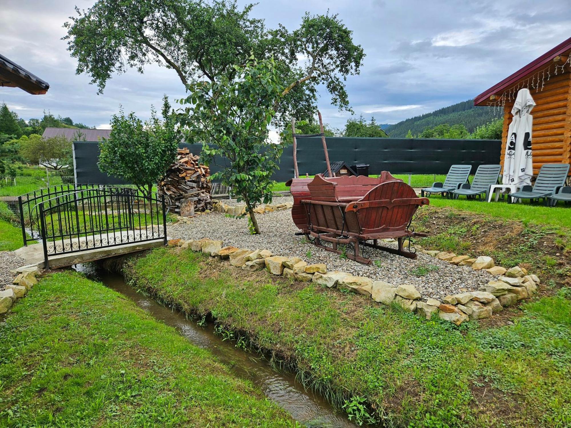 Cabana Alesia, Relaxare La Poalele Raraului Campulung Moldovenesc Exterior photo