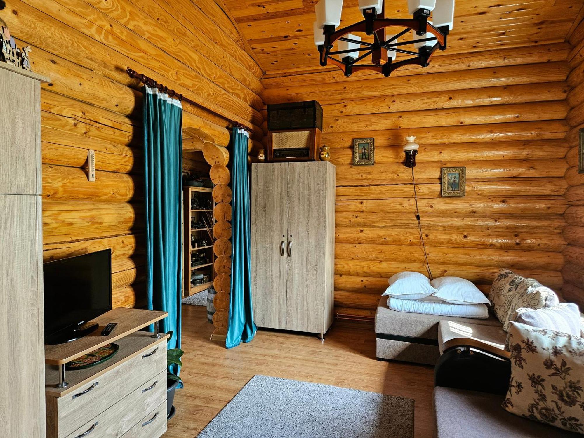 Cabana Alesia, Relaxare La Poalele Raraului Campulung Moldovenesc Exterior photo